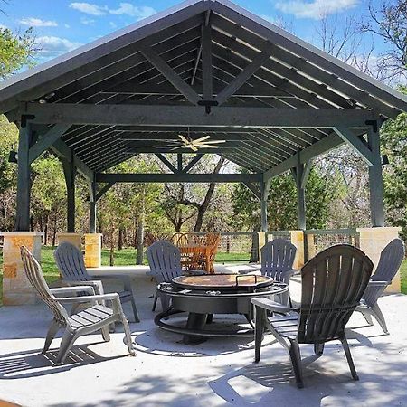 Fox Hollow - Tiny Home With Cypress Creek Access, Park Like Setting Wimberley Luaran gambar