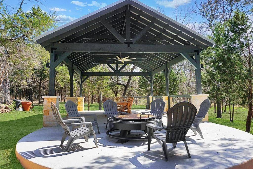 Fox Hollow - Tiny Home With Cypress Creek Access, Park Like Setting Wimberley Luaran gambar