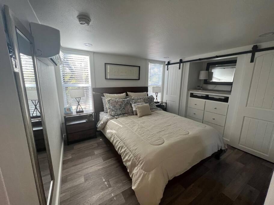 Fox Hollow - Tiny Home With Cypress Creek Access, Park Like Setting Wimberley Luaran gambar